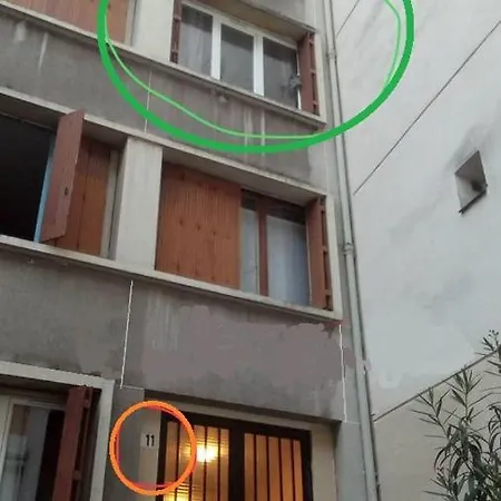 Apartman Pigalle Montmartre - 2 Minutes De La Station Metro Pigalle - De 25 M2 - 2 Lits Simples Type Gigogne Pour 2 Pers-zone Tres Touristique - Cabaret Moulin Rouge A 200 M,cafe Aux Noctambules,cabaret Chez Michou Restaurant Bouillon Pigalle,theatre D