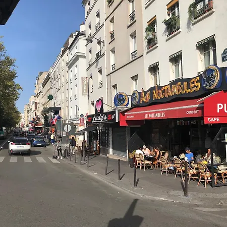 Métro Pigalle,garçonnière 25 M2, 3 Per, Cabarets Théâtres,restaurants,tout Confort *