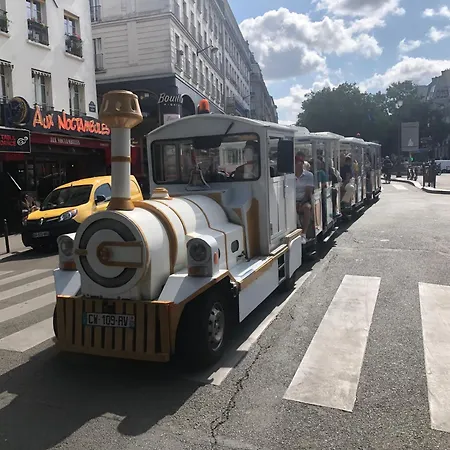 Métro Pigalle,garçonnière 25 M2, 3 Per, Cabarets Théâtres,restaurants,tout Confort