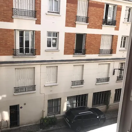 Pigalle Montmartre - Studio La Goulue - 25M2 - 2 Minutes De La Station Metro Pigalle - 2 Lits Simples Type Gigogne Pour 2 Personnes - Quartier Hypertouristique - Cabaret Moulin Rouge A 200 M, Cafe Aux Noctambules ,Cabaret Chez Michou-Restaurants-Saun Lägenhet Paris