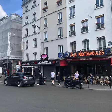 Lägenhet Pigalle Montmartre - Studio La Goulue - 25M2 - 2 Minutes De La Station Metro Pigalle - 2 Lits Simples Type Gigogne Pour 2 Personnes - Quartier Hypertouristique - Cabaret Moulin Rouge A 200 M, Cafe Aux Noctambules ,Cabaret Chez Michou-Restaurants-Saun Paris