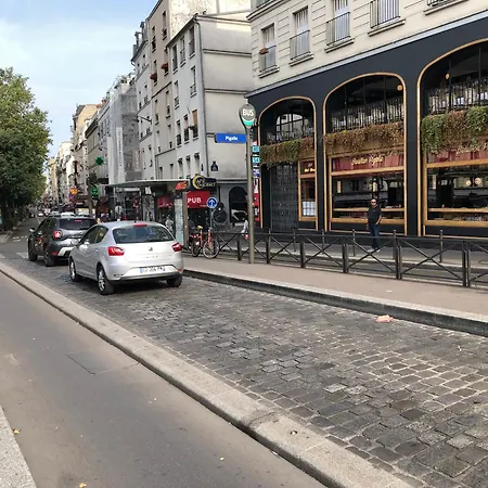 Pigalle Montmartre - Studio La Goulue - 25M2 - 2 Minutes De La Station Metro Pigalle - 2 Lits Simples Type Gigogne Pour 2 Personnes - Quartier Hypertouristique - Cabaret Moulin Rouge A 200 M, Cafe Aux Noctambules ,Cabaret Chez Michou-Restaurants-Saun Lägenhet Paris