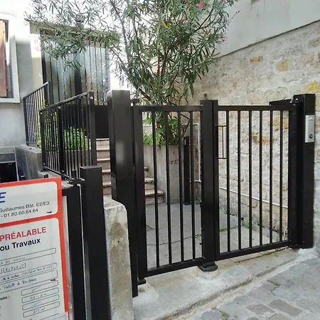 Apartamento Métro Pigalle,garçonnière 25 M2, 3 Per, Cabarets Théâtres,restaurants,tout Confort *
