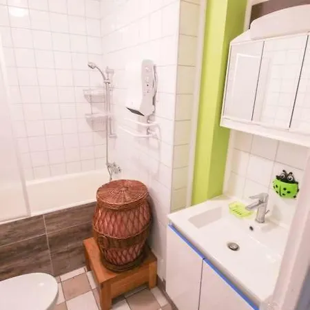 Apartamento Métro Pigalle,garçonnière 25 M2, 3 Per, Cabarets Théâtres,restaurants,tout Confort